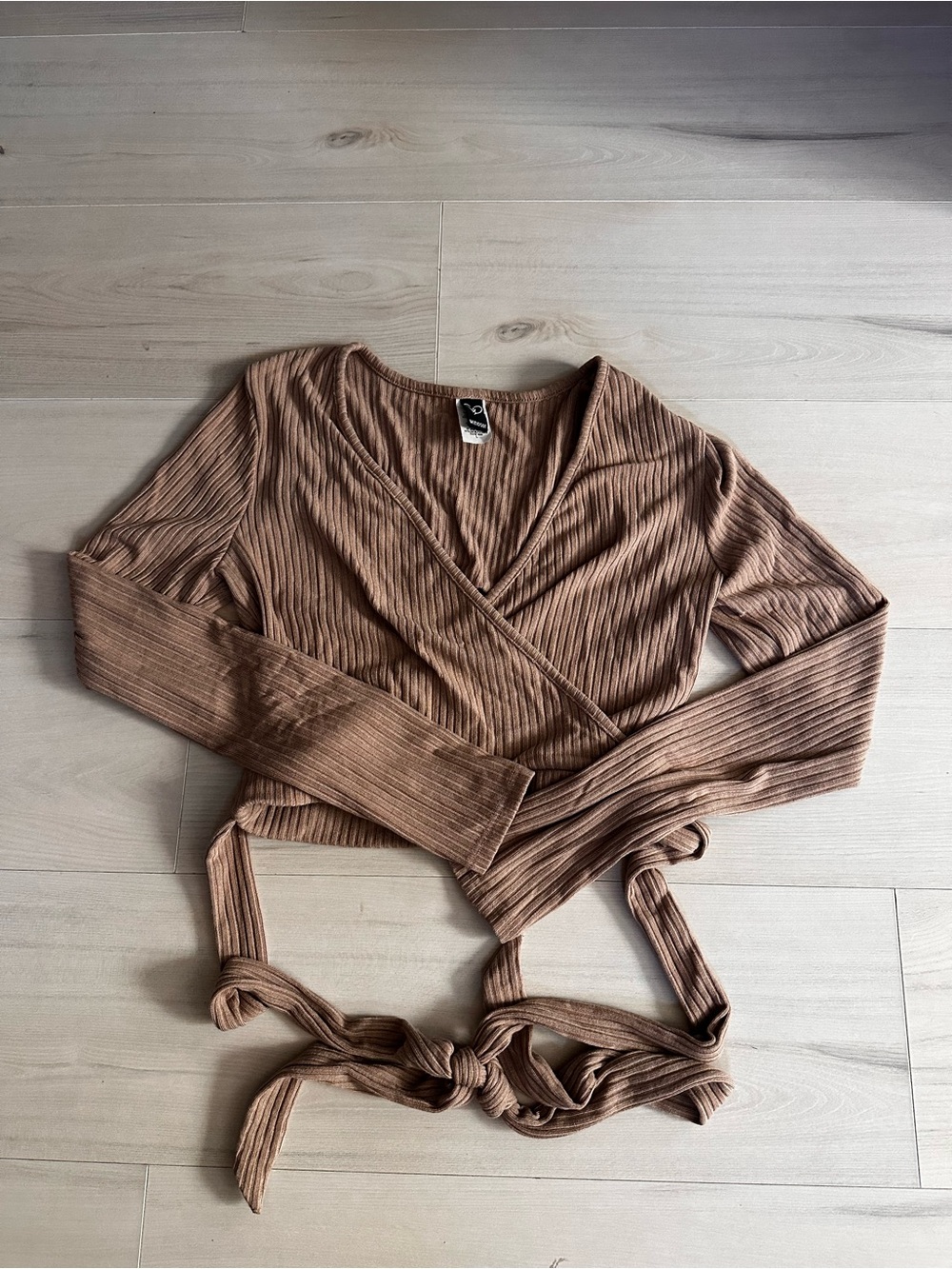 Windsor Ribbed Wrap Crop Top in Taupe Brown Size Large 0048